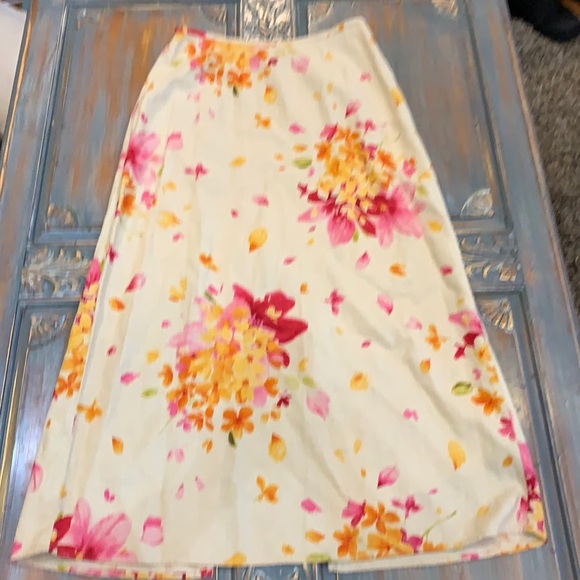 Liz Claiborne Skirt - Picture 2 of 7